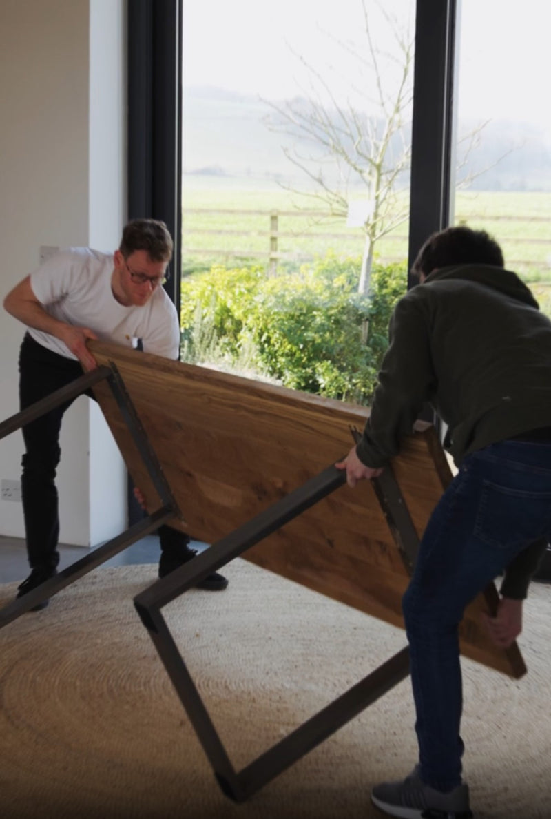 Assembly of the square Table legs